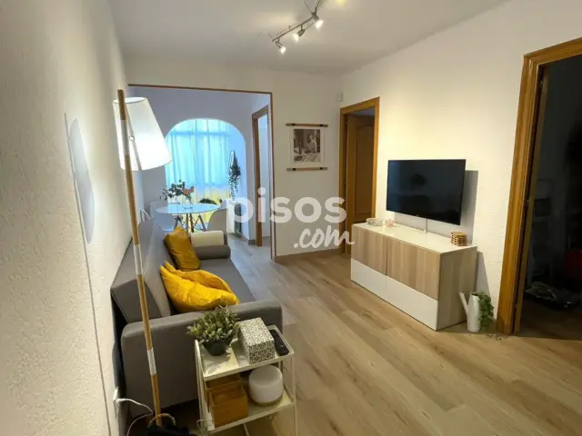 Piso en alquiler en Rambla de Sant Jordi, cerca de Carrer de Monturiol, Centre (Ripollet) de 1.600 €<span>/mes</span>