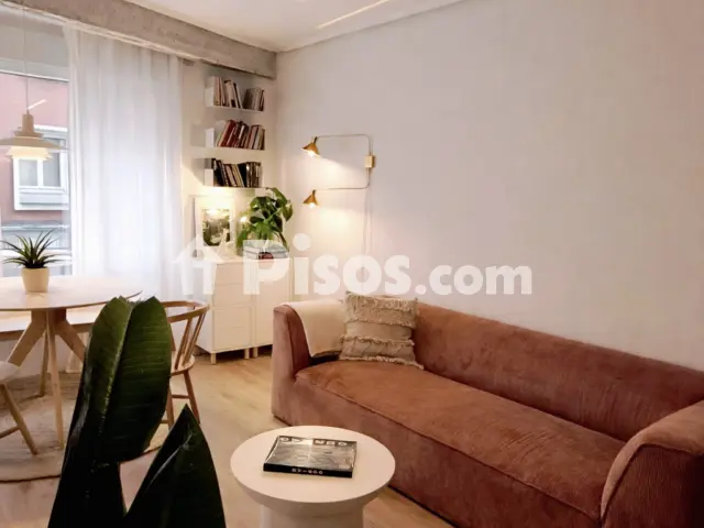 Piso en alquiler en Calle de Gascona, Centro (Oviedo) de 1.200 €<span>/mes</span>