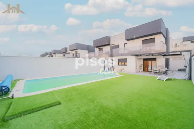 Chalet pareado en venta en Zarzalejo, Zarzalejo (Arroyomolinos) de 559.900 €