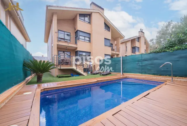 Chalet pareado en venta en Calle de Camariñas, cerca de Calle de Arousa, Zona Bulevar (Arroyomolinos) de 619.900 €