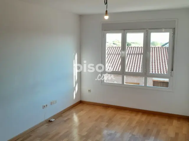Piso en alquiler en Calle de la Senda, Camarena de 670 €<span>/mes</span>