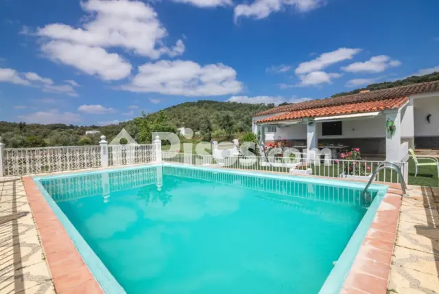 Chalet unifamiliar en venta en Aroche