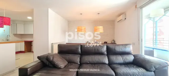 Piso en alquiler en Avinguda de Pi ì Margall, Zona Plaça de la Concòrdia (Burjassot) de 1.100 €<span>/mes</span>