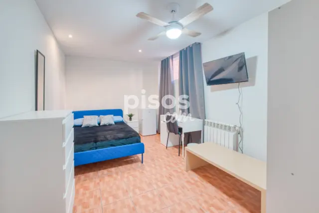 Habitación en alquiler en Calle de Bielsa, Corralejos (Distrito Barajas. Madrid Capital) de 500 €<span>/mes</span>