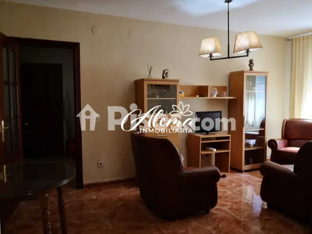Piso en alquiler en Calle Padre Mohedano, La Viñuela-Rescatado (Córdoba Capital) de 660 €<span>/mes</span>