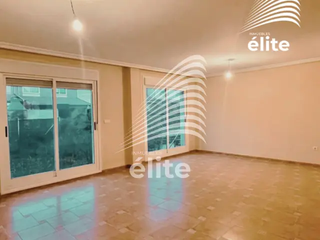 Chalet adosado en venta en Avenida Don Quijote, 28, Boecillo de 190.000 €