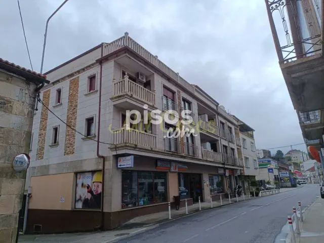 Piso en venta en Calle de San Bernardo, Noia de 108.000 €