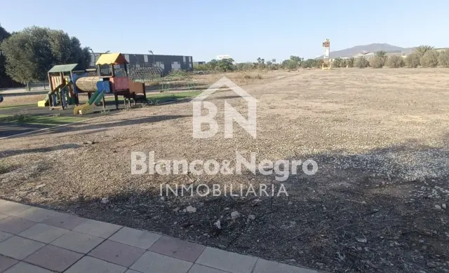Terreno en alquiler en Totana, Totana de 1.500 €<span>/mes</span>