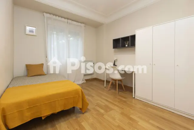 Habitación en alquiler en Calle de Franco y López, Universidad (Zaragoza Capital) de 340 €<span>/mes</span>
