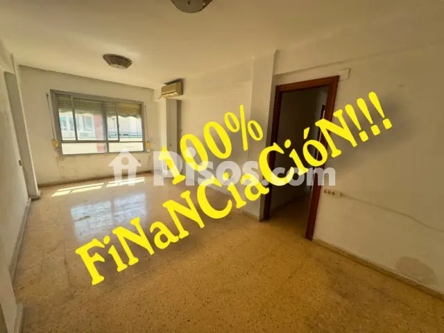 Piso en venta en Avenida de las Tres Cruces, cerca de Calle de Torrente, Vara de Quart (Distrito Patraix. València Capital) de 160.000 €