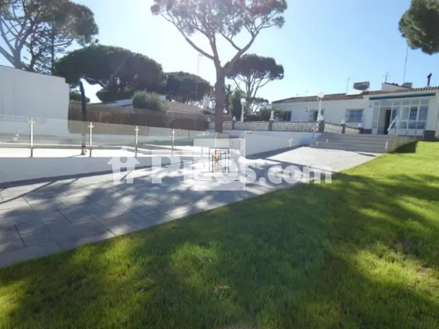 Chalet en alquiler en Avenida del Mediterráneo, 135, Playa de La Barrosa (Chiclana de la Frontera)