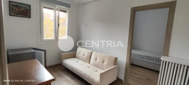 Habitación en alquiler en Paseo de Pedro Simón Abril, 13, Centro-Villacerrada-Pajarita (Albacete Capital) de 300 €<span>/mes</span>