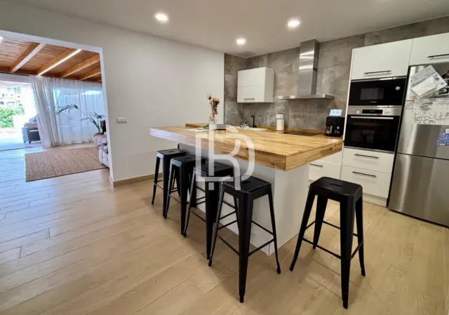 Casa en venta en Avenida del Tres de Mayo, 19, Los Realejos de 413.000 €