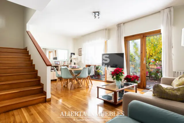 Casa adosada en venta en Vía Hispanidad, Casablanca-Montecana-Valdespartera (Zaragoza Capital) de 585.000 €