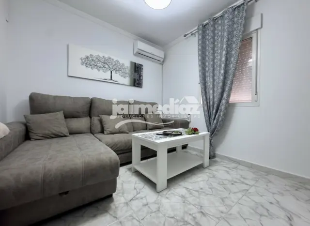 Casa adosada en venta en Calle del Músico Manuel de Julio, La Rinconada de 154.990 €