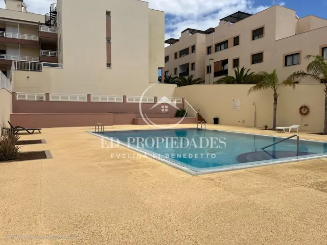 Piso en venta en Paseo C. Envolvente, Número 38, Guargacho-Guaza-Cho (Arona) de 249.000 €