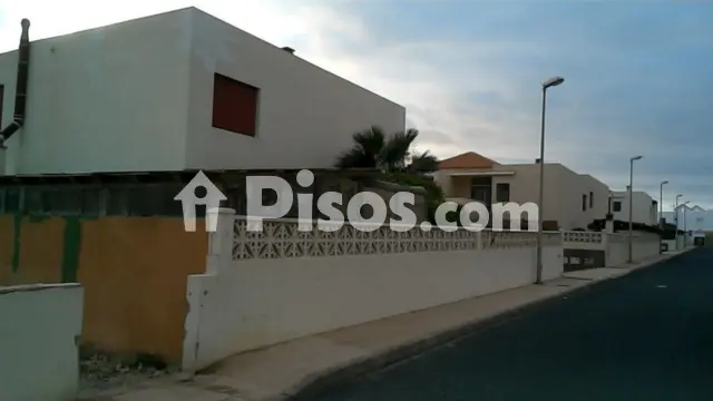 Casa en venta en Calle Happag Lloyd, 13, Costa Calma (Pájara) de 425.000 €