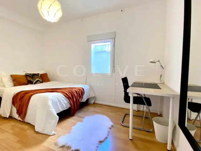 Habitación en alquiler en Calle de Bravo Murillo, cerca de Calle del Capitán Blanco Argibay, Valdeacederas (Distrito Tetuán. Madrid Capital) de 825 €<span>/mes</span>