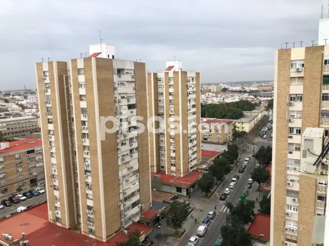 Habitación en alquiler en Calle Puerto del Escudo, Juan XXIII-Rochelambert (Distrito Cerro Amate. Sevilla Capital) de 550 €<span>/mes</span>