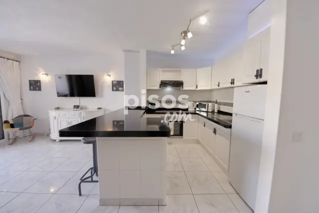 Apartamento en venta en Avenida Londres, 4, Los Cristianos (Arona) de 290.000 €