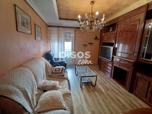 Piso en alquiler en Calle de Gonzalo de Berceo, Alberite de 525 €<span>/mes</span>