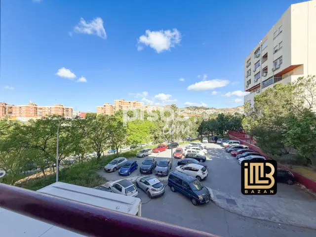 Piso en venta en Camino de los Castillejos, Nueva Málaga-Miraflores (Distrito Bailén-Miraflores. Málaga Capital) de 350.000 €