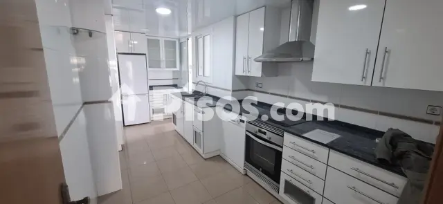 Piso en venta en Les Planes, Les Planes (L'Hospitalet de Llobregat) de 432.000 €