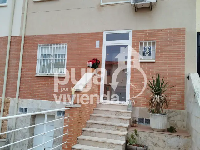 Casa adosada en venta en Calle de Marte