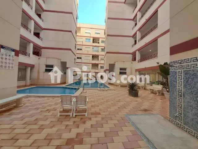 Piso en venta en Calle de San Policarpo, 87, cerca de Calle del Huerto, Centro (Torrevieja) de 142.000 €