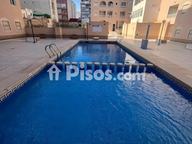 Piso en venta en Rambla Juan Mateo García, 79, cerca de Avenida de Diego Ramírez Pastor, Centro (Torrevieja) de 136.500 €