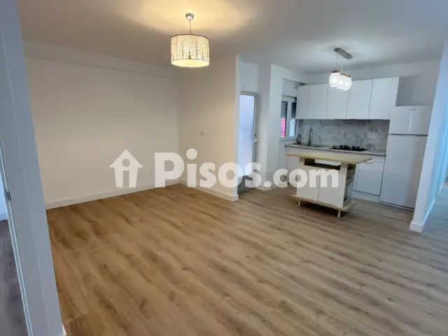 Piso en venta en Calle Maldonado, 50, Centro (Torrevieja) de 130.000 €