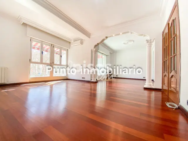 Piso en venta en Paseo de Zorrilla, cerca de Calle del Espíritu Santo, Paseo Zorrilla-Campo Grande-Cuatro de Marzo (Valladolid Capital) de 380.000 €