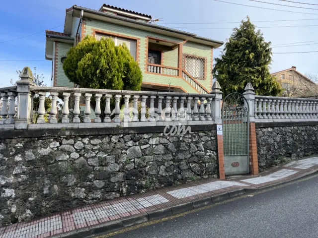Casa en venta en Avenida de Parayas, cerca de Calle de Quevia, Maliaño (Camargo) de 295.000 €