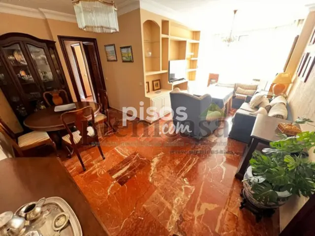 Piso en alquiler en Calle Vázquez López, Centro (Huelva Capital) de 850 €<span>/mes</span>