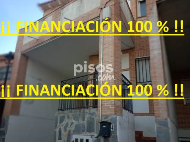 Chalet adosado en venta en Calle de Picos, Recas de 135.000 €