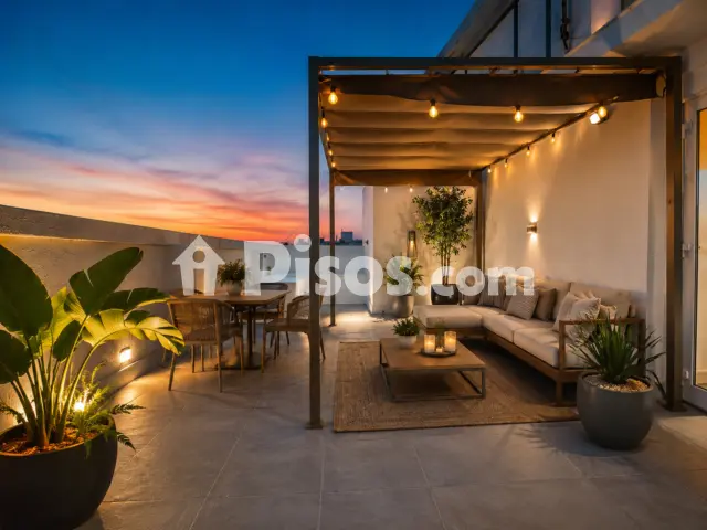 Ático en venta en Carrer de la Florista, 39, cerca de Carrer de les Alqueríes de Bellver, Benicalap (Distrito Benicalap. València Capital) de 405.000 €