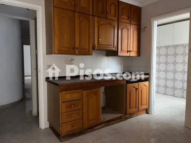 Piso en venta en Carrer Olegario Domarco Seller, 89, cerca de Calle Hermano Navarro Caracena, Carrús Este-Camí dels Magros (Distrito Núcleo Urbano. Elx - Elche) de 90.000 €