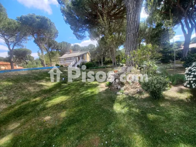 Chalet en venta en Calle de la Rosa, Villabáñez de 380.000 €