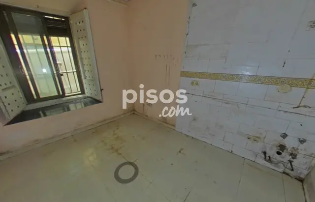 Apartamento en venta en Calle del Salitre, cerca de Calle de San Cosme y San Damián, Embajadores-Lavapiés (Distrito Centro. Madrid Capital) de 185.000 €