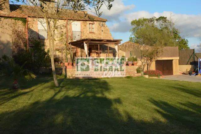 Casa rústica en alquiler en Baix Empordà, Casavells (Corçà) de 12.000 €