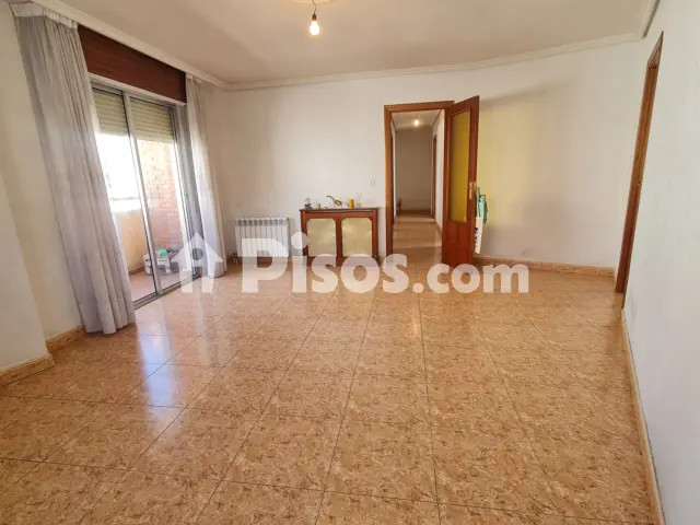 Piso en venta en Calle de las Poesías, 2, Hospital-Rondilla-Santa Clara (Valladolid Capital) de 220.000 €