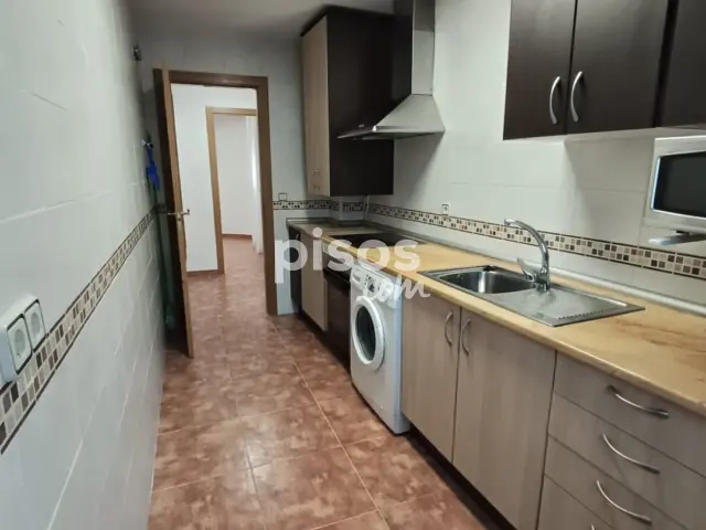 Piso en alquiler en Calle de San José, Zona de la Estación-Cruz Roja (Illescas) de 700 €<span>/mes</span>