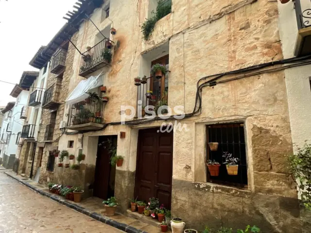 Casa adosada en venta en Calle Compañía, 14, Mora de Rubielos de 89.000 €