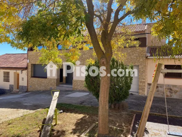 Dúplex en venta en Calle Iglesia, 3, Aguilar del Alfambra de 290.000 €