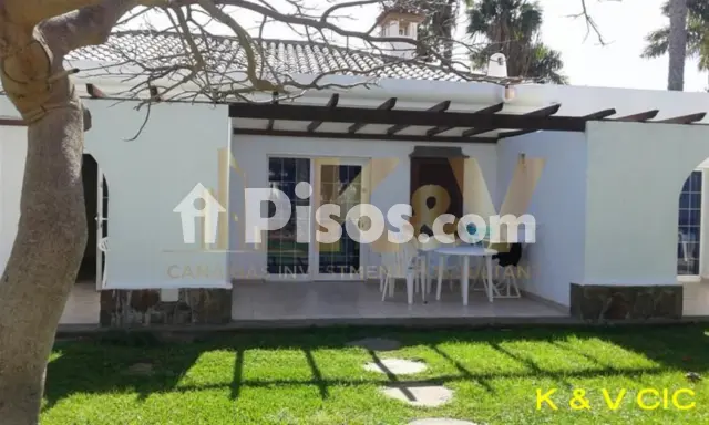 Casa adosada en venta en Calle Maspalomas Campo de Golf Bungalow Con Jardín, Maspalomas-Meloneras (San Bartolomé de Tirajana) de 285.000 €