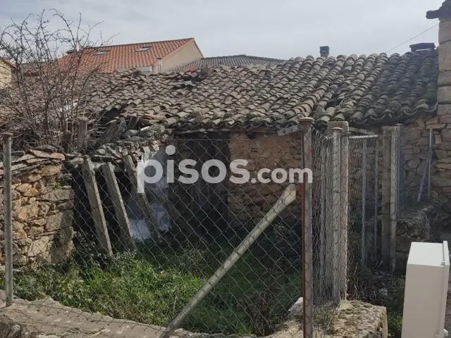 Casa en venta en Calle de las Cantarranas, 6, Piñuécar (Piñuécar-Gandullas) de 33.000 €