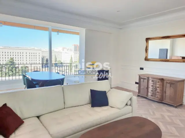 Piso en alquiler en Paseo de la Castellana, cerca de Calle de Carbonero y Sol, Nueva España (Distrito Chamartín. Madrid Capital) de 4.500 €<span>/mes</span>