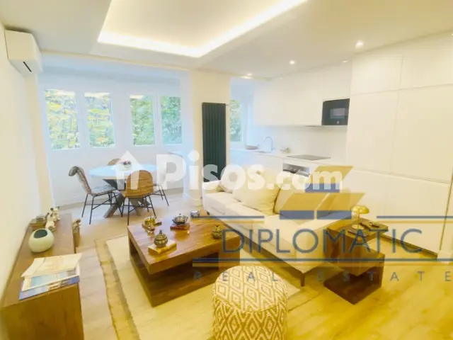 Piso en alquiler en Calle del Torpedero Tucumán, Nueva España (Distrito Chamartín. Madrid Capital) de 2.700 €<span>/mes</span>