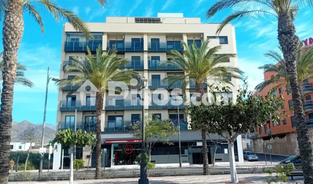 Piso en venta en Avenida de Carlos III, 169, cerca de Camino de la Gamberra, Aguadulce Norte (Distrito Aguadulce. Roquetas de Mar) de 149.500 €