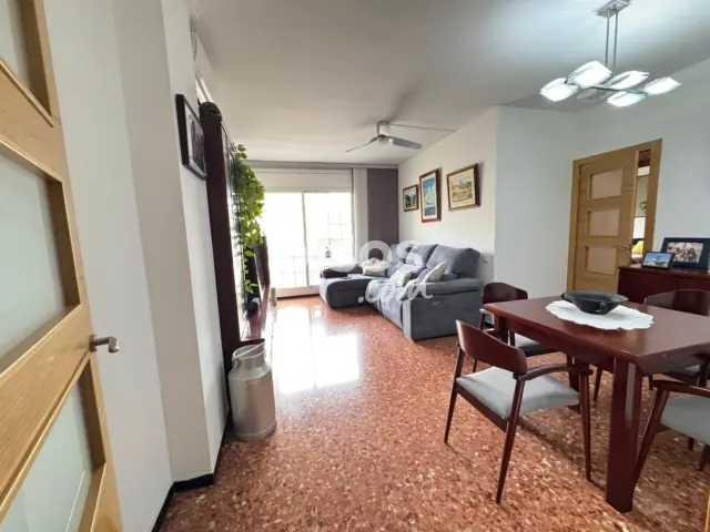 Piso en venta en Carrer de la Mare de Déu de Port, cerca de Carrer de l' Aviador Ruiz de Alda, La Marina del Port-Parc de Montjuïc (Distrito Sants-Montjuïc. Barcelona Capital) de 390.000 €